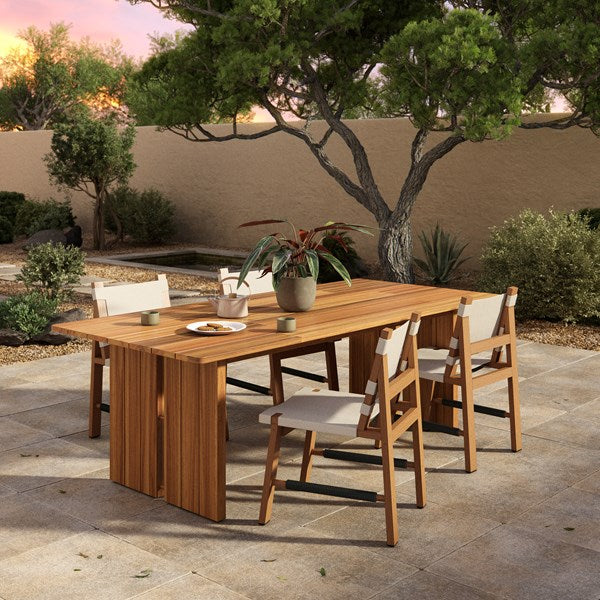 Outdoor Dining Tables